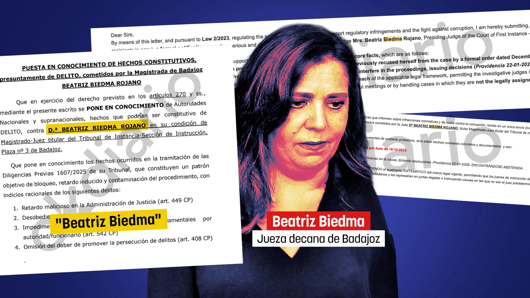 Balanza de la justicia y documentos oficiales en un despacho judicial.